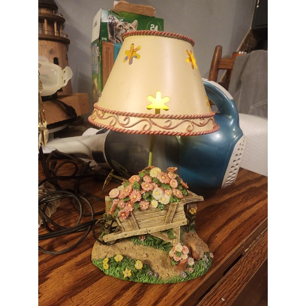 Vintage French Country Floral Wheelbarrow Tabletop‎ Tealight Candle Lamp & Shade